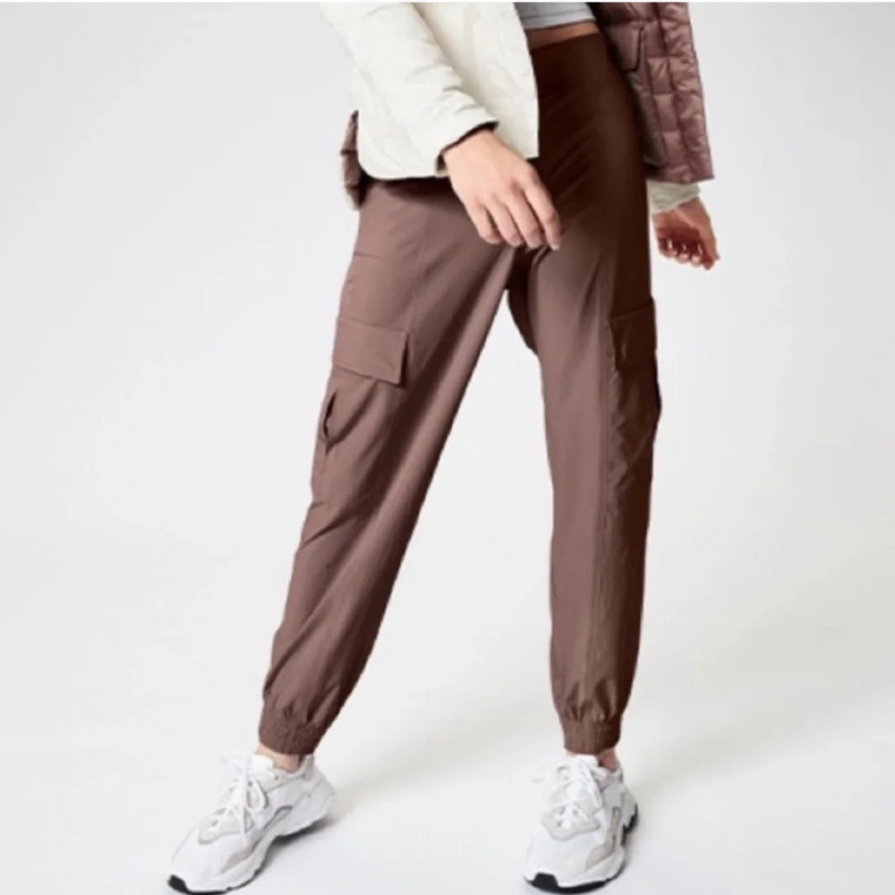 Athleta Chelsea Utility Jogger - Picture 1 of 13